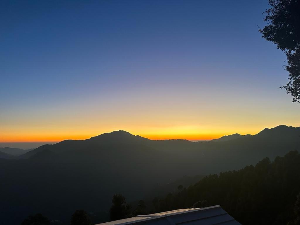 Drona Hills Resorts Kanatal Eksteriør billede