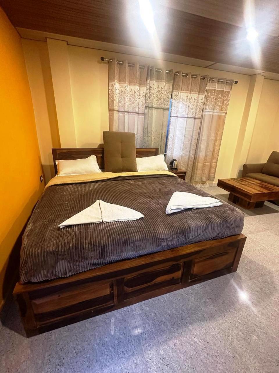 Drona Hills Resorts Kanatal Eksteriør billede