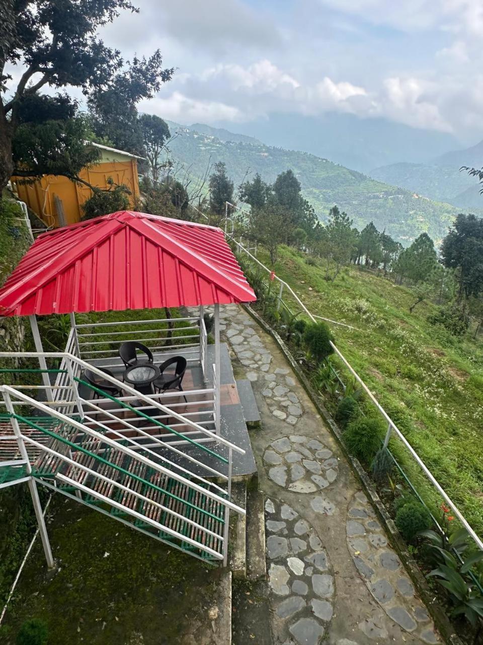 Drona Hills Resorts Kanatal Eksteriør billede