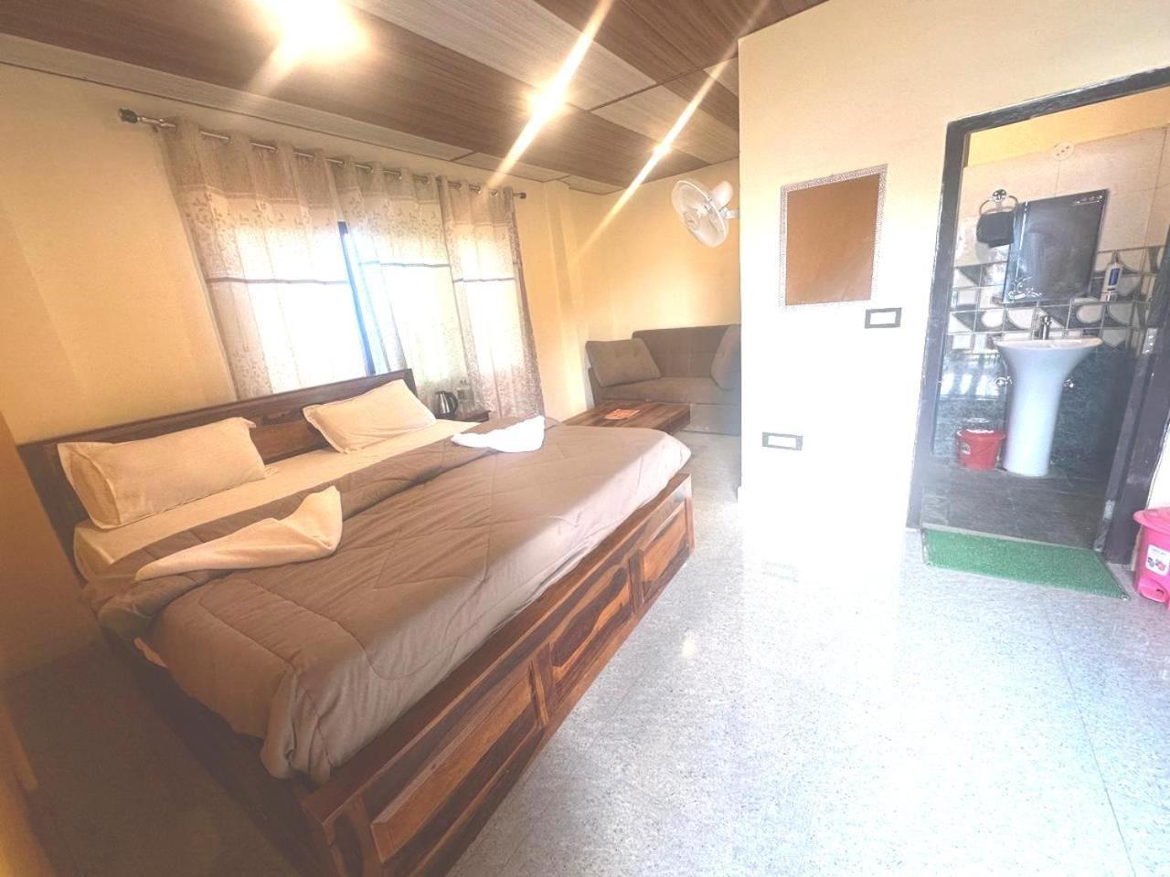 Drona Hills Resorts Kanatal Eksteriør billede